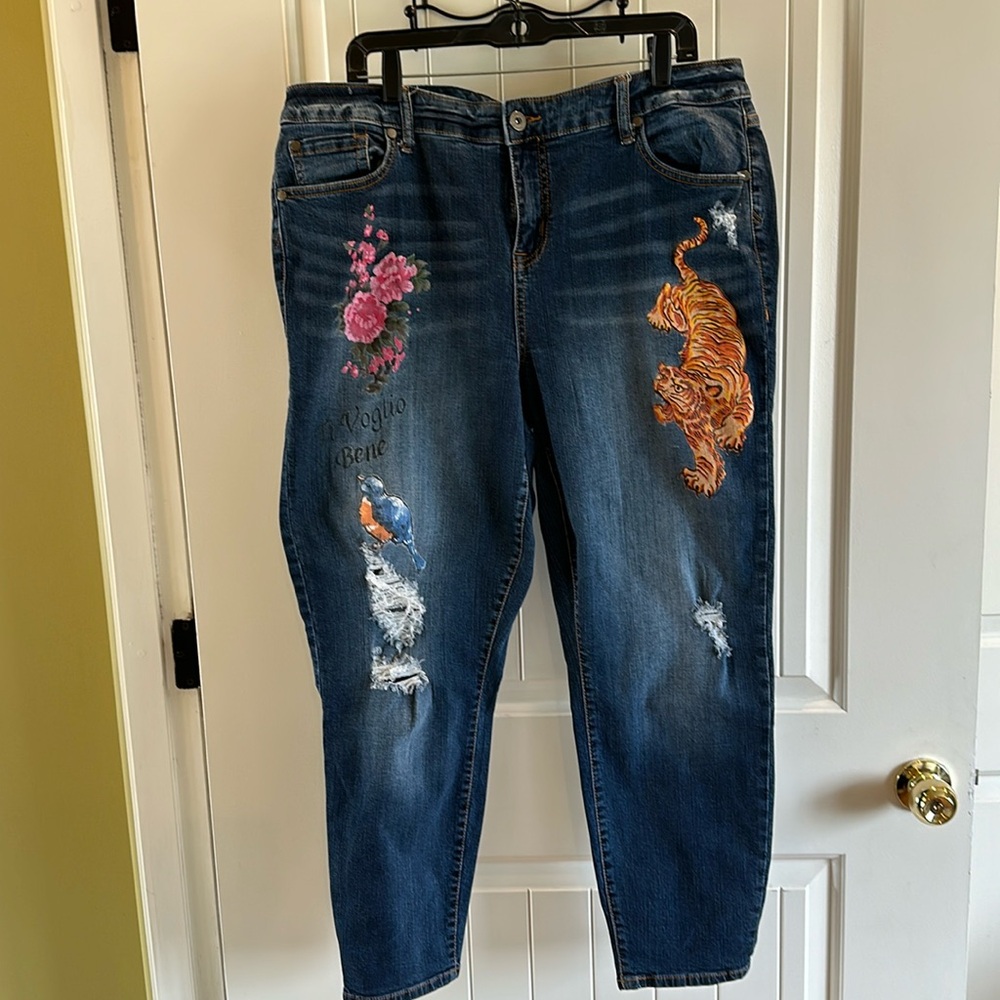 Torrid Size 18T Straight Leg w/ Painted Art and Distressing Down Front Legs